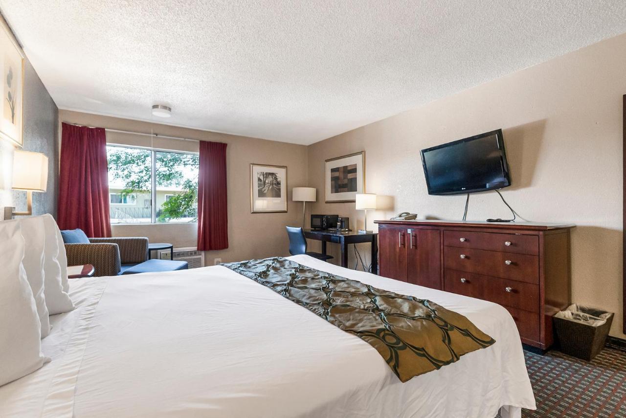 Heritage Inn Express Hayward Luaran gambar
