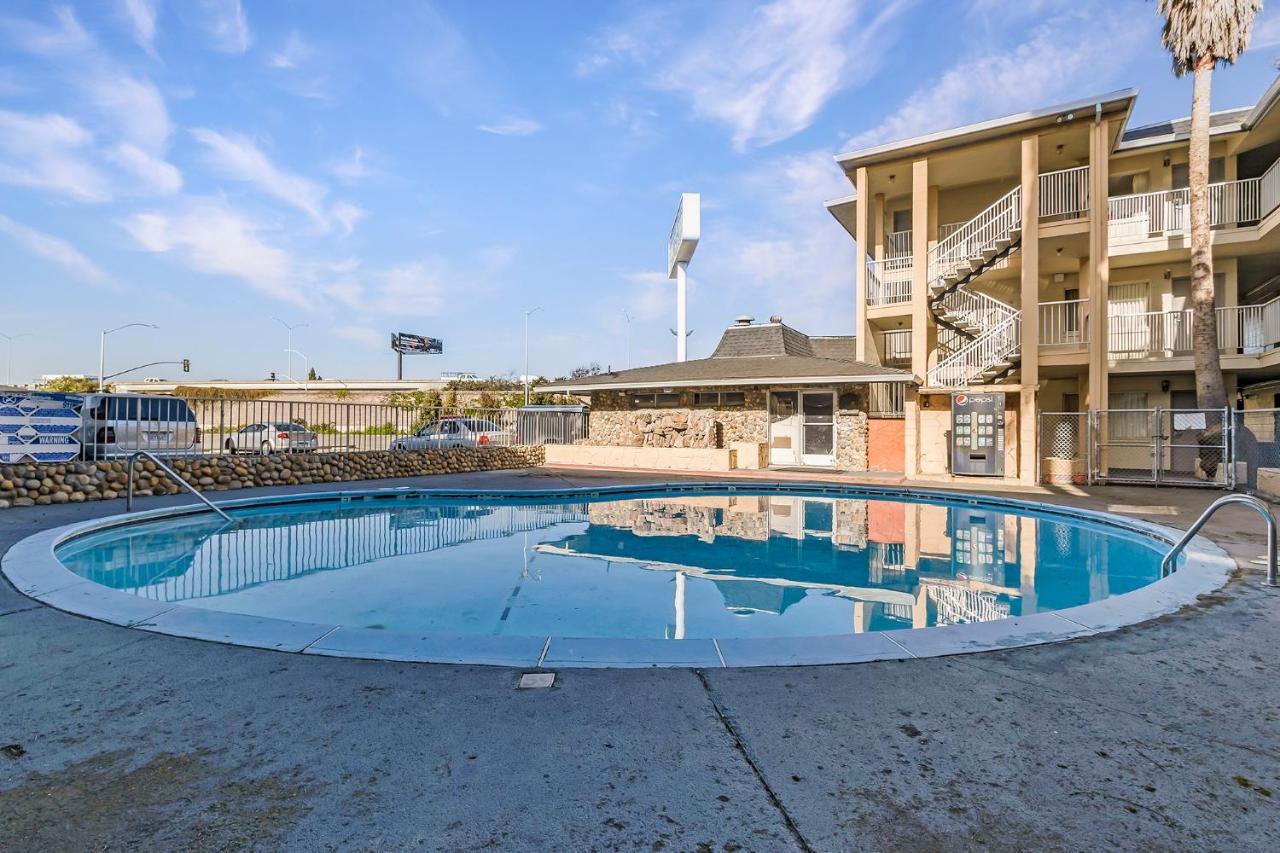 Heritage Inn Express Hayward Luaran gambar