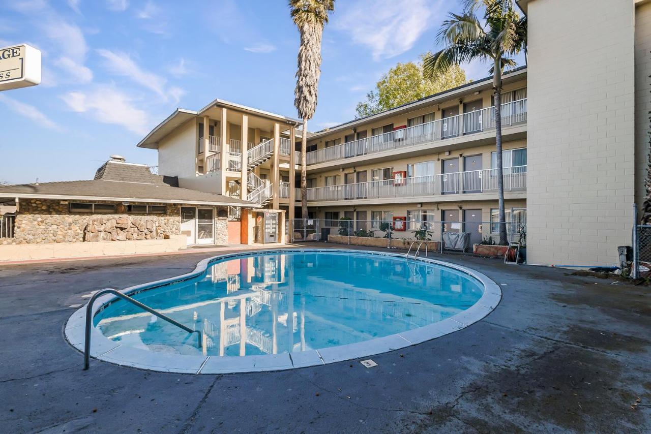 Heritage Inn Express Hayward Luaran gambar