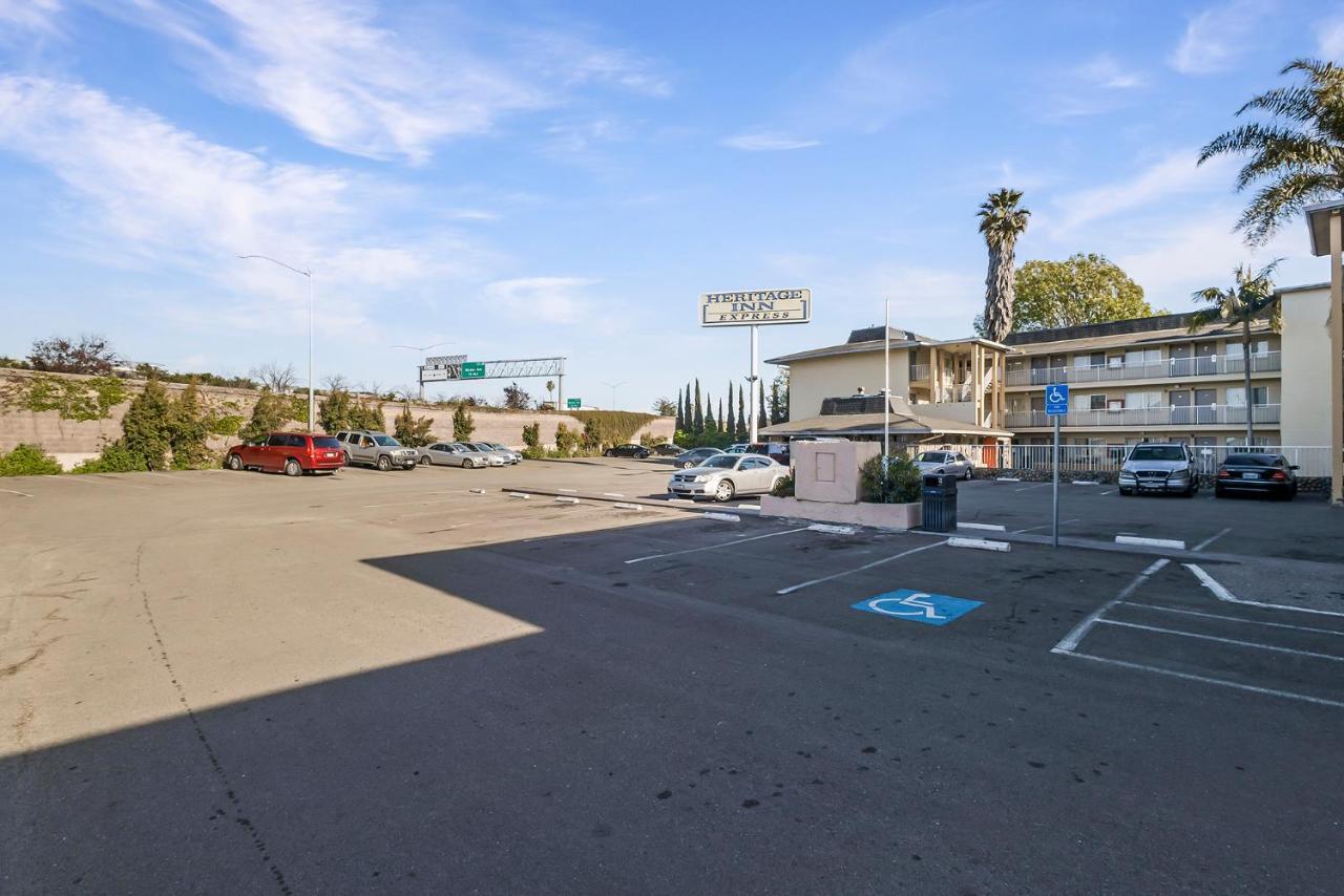Heritage Inn Express Hayward Luaran gambar